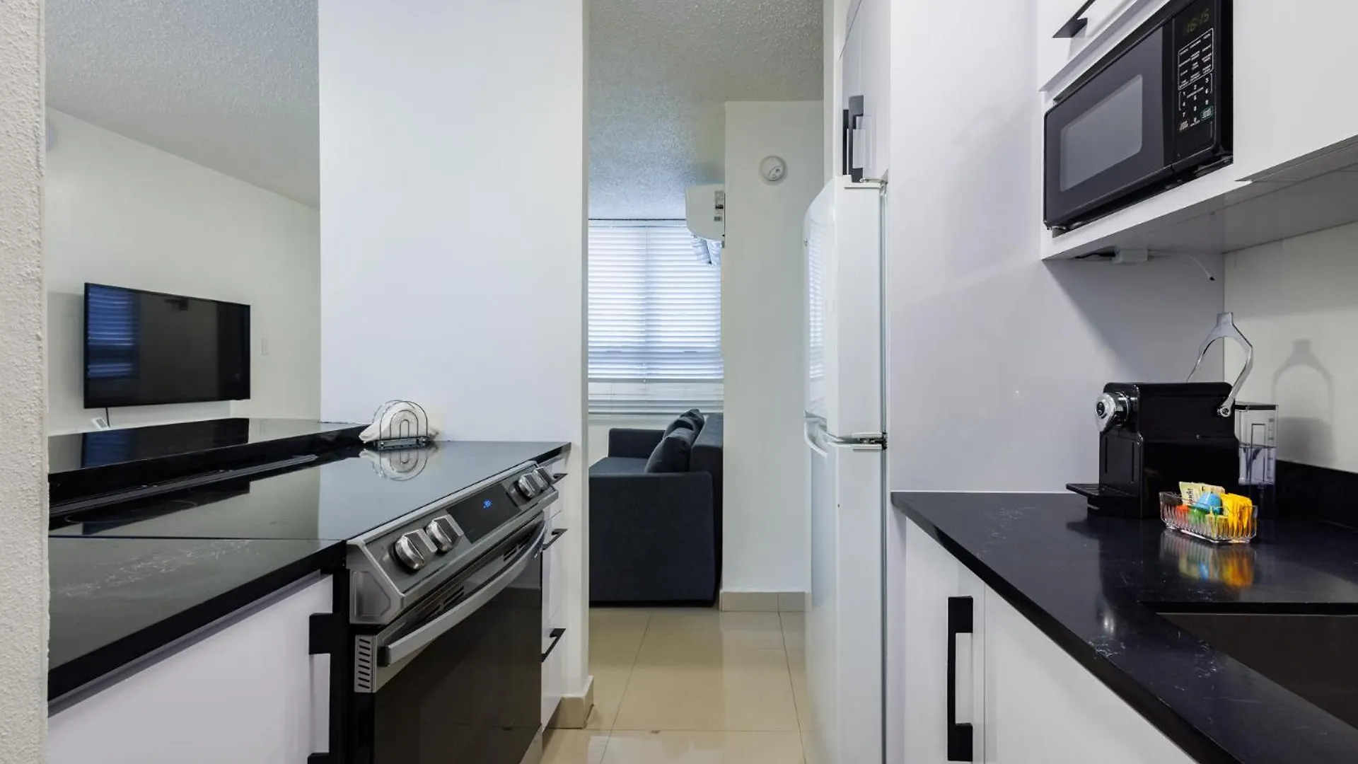 Avila Suites San Juan Guest house